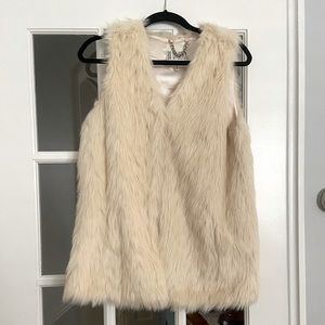 BB Dakota Faux Fur vest